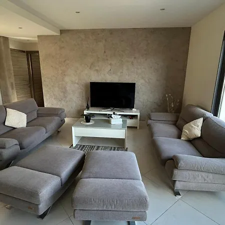 Villa Villa *