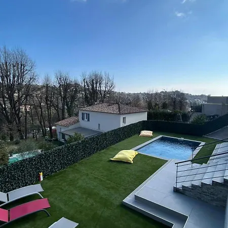 Villa *